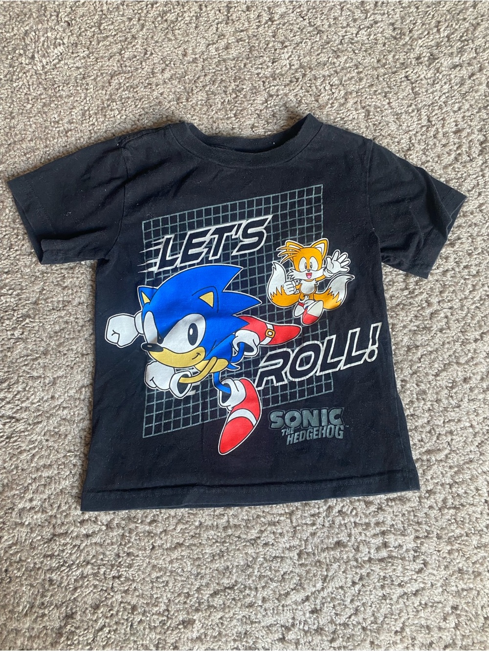 Sonic the Hedgehog Kids' Black 'Let's Roll' Graphic Tee